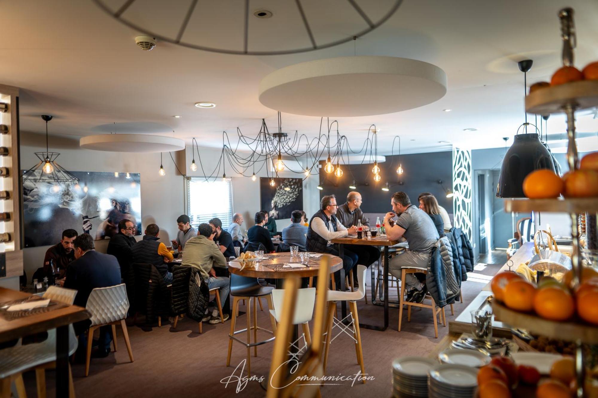 卡琳酒店 Saint-Paul-lès-Romans 外观 照片